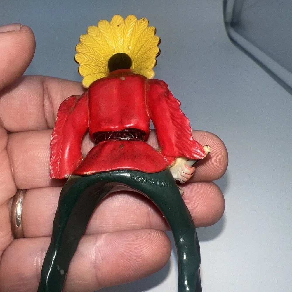 Vintage Hard Plastic Indian On Horse Toy Hong Kong Native‎ American Head Dress